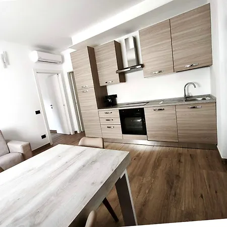 Helm House By Topstaybergamo بيرغامو